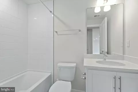Bath - 8101 Cypress Point Dr, Baltimore, MD 21237 photo 2 of 2
