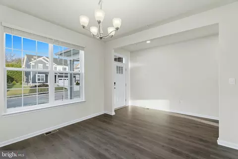 Entry Way - 8101 Cypress Point Dr, Baltimore, MD 21237 photo 1 of 7