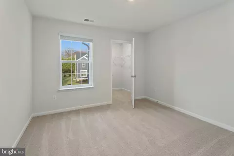 Bedroom - 8101 Cypress Point Dr, Baltimore, MD 21237 photo 2 of 4