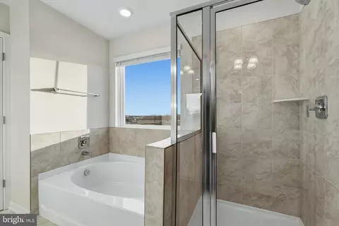 Bath - 8101 Cypress Point Dr, Baltimore, MD 21237 photo 1 of 2