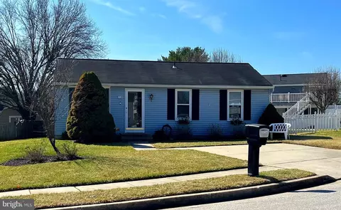 13 Melanie Ct, Parkville, MD 21234