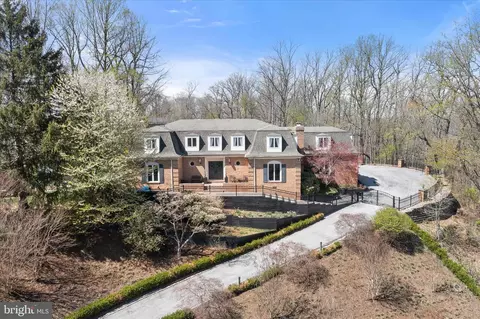 2102 Highland Ridge Dr, Phoenix, MD 21131