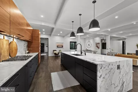3410 Woodvalley Dr, Pikesville, MD 21208