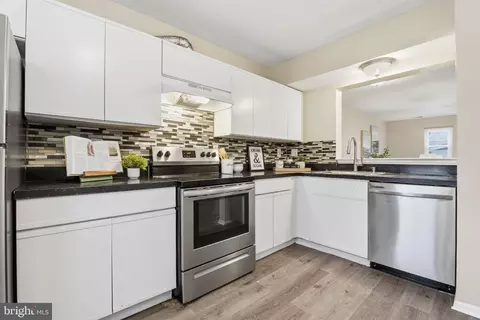 Kitchen - 21 Ute Ct, Middle River, MD 21220 photo 1 of 3