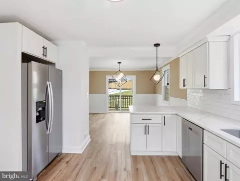 Entry Way - 1224 Greystone Rd, Halethorpe, MD 21227 photo 2 of 5