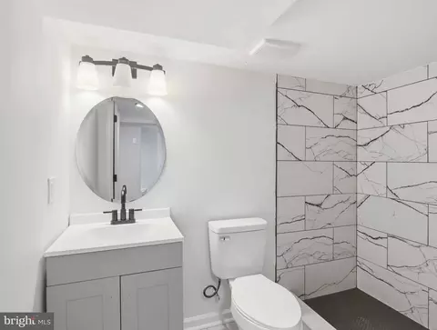 Bath - 1224 Greystone Rd, Halethorpe, MD 21227 photo 3 of 4