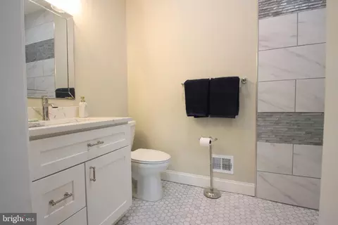 Bath - 2011 Highland Ridge Dr, Phoenix, MD 21131 photo 2 of 5
