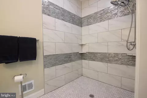 Bath - 2011 Highland Ridge Dr, Phoenix, MD 21131 photo 1 of 5