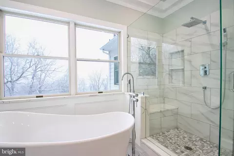 Bath - 2011 Highland Ridge Dr, Phoenix, MD 21131 photo 4 of 5