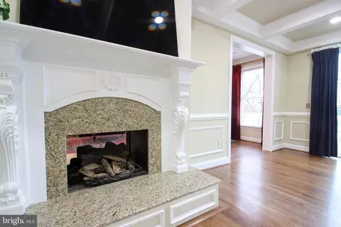 Living - 2011 Highland Ridge Dr, Phoenix, MD 21131 photo 5 of 9