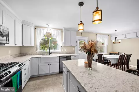 Kitchen - 5617 Allender Rd, White Marsh, MD 21162 photo 6 of 7