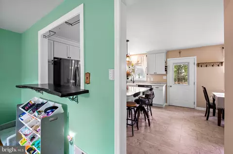 Entry Way - 5617 Allender Rd, White Marsh, MD 21162 photo 1 of 2