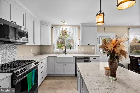 Kitchen - 5617 Allender Rd, White Marsh, MD 21162 photo 5 of 7