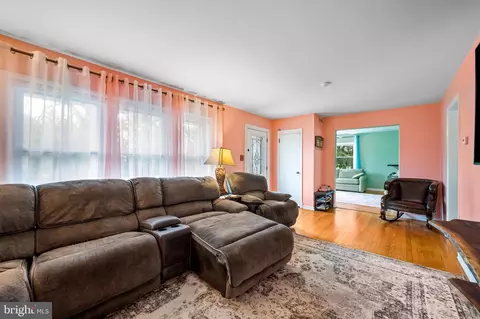 Entry Way - 5617 Allender Rd, White Marsh, MD 21162 photo 2 of 2