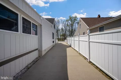 Entry Way - 8626 Wise Ave, Dundalk, MD 21222 photo 9 of 9