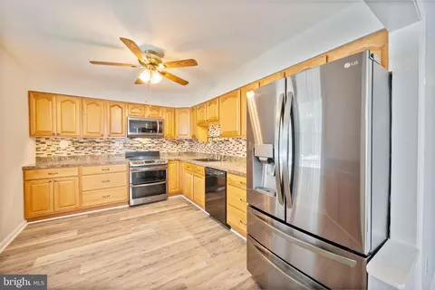 Kitchen - 8626 Wise Ave, Dundalk, MD 21222 photo 4 of 4