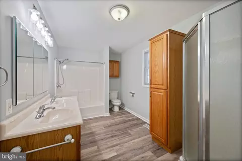 Bath - 8626 Wise Ave, Dundalk, MD 21222 photo 1 of 2