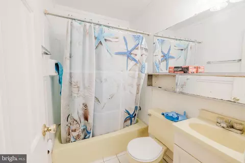 Bath - 237 Endsleigh, Middle River, MD 21220 photo 1 of 1