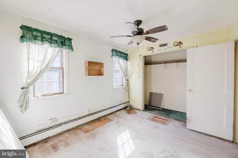 Bedroom - 237 Endsleigh, Middle River, MD 21220 photo 1 of 2