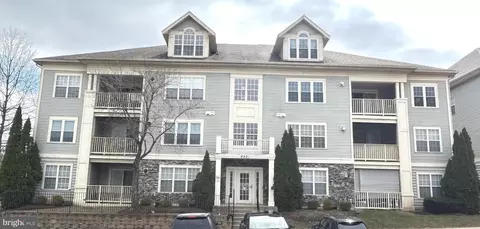 8901 Stone Creek Pl #104, Pikesville, MD 21208