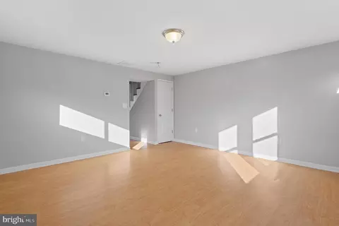 Living - 801 Seckel Ct, Halethorpe, MD 21227 photo 3 of 5