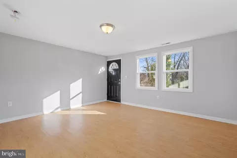Living - 801 Seckel Ct, Halethorpe, MD 21227 photo 5 of 5