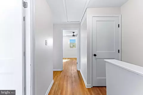 Entry Way - 1003 Foxridge Ln, Essex, MD 21221 photo 4 of 5