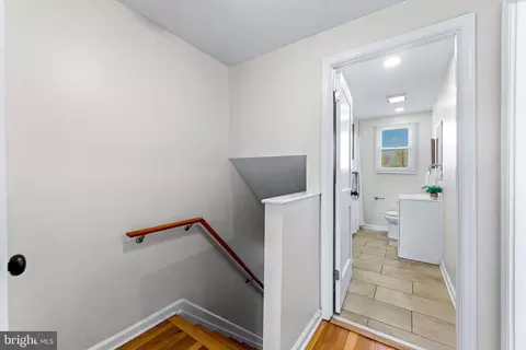 Entry Way - 1003 Foxridge Ln, Essex, MD 21221 photo 3 of 5