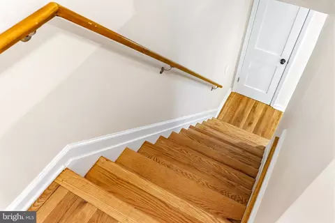 Entry Way - 1003 Foxridge Ln, Essex, MD 21221 photo 5 of 5