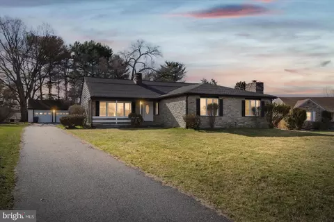 2715 Waldor Dr, Parkville, MD 21234