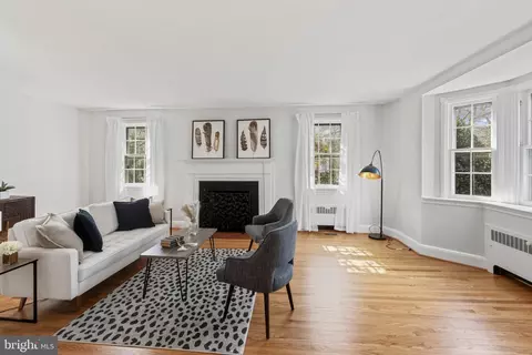 Living - 86 Dunkirk Rd, Baltimore, MD 21212 photo 1 of 5