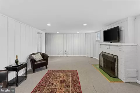 Living - 86 Dunkirk Rd, Baltimore, MD 21212 photo 5 of 5