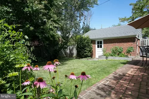 Exterior - 86 Dunkirk Rd, Baltimore, MD 21212 photo 3 of 6