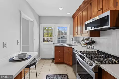 Kitchen - 86 Dunkirk Rd, Baltimore, MD 21212 photo 1 of 3