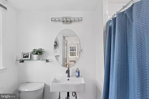 Bath - 86 Dunkirk Rd, Baltimore, MD 21212 photo 1 of 6