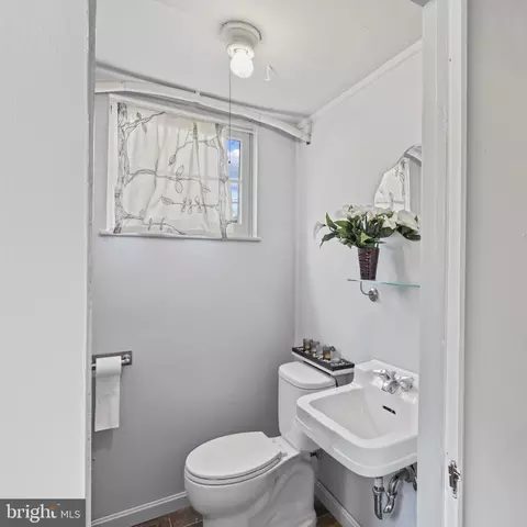 Bath - 86 Dunkirk Rd, Baltimore, MD 21212 photo 6 of 6