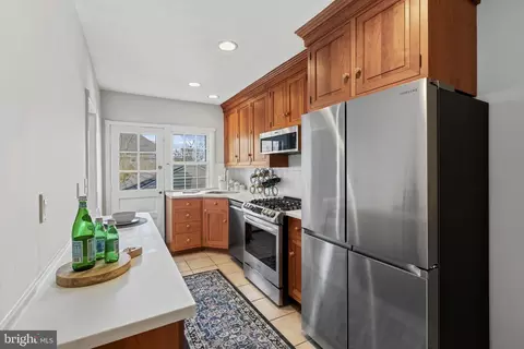 Kitchen - 86 Dunkirk Rd, Baltimore, MD 21212 photo 2 of 3