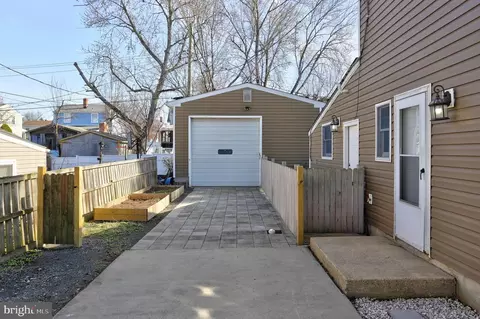 1222 Locust Ave, Halethorpe, MD 21227 photo 2
