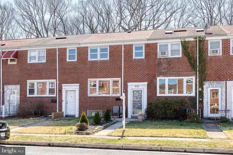 933 Circle Dr, Halethorpe, MD 21227