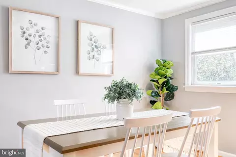 Dining - 933 Circle Dr, Halethorpe, MD 21227 photo 4 of 4