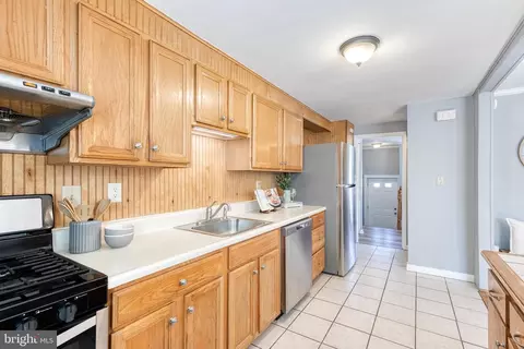 Kitchen - 933 Circle Dr, Halethorpe, MD 21227 photo 3 of 3