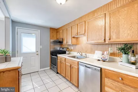 Kitchen - 933 Circle Dr, Halethorpe, MD 21227 photo 2 of 3