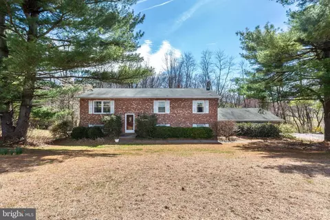 19535 Graystone Rd, White Hall, MD 21161