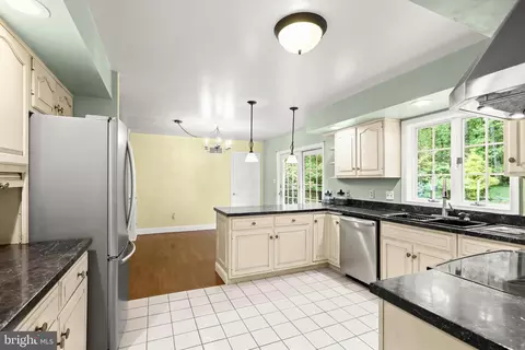 Kitchen - 5602 Patterson Rd, Baldwin, MD 21013 photo 3 of 5