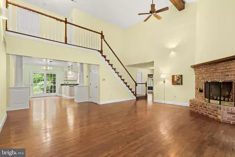 Living - 5602 Patterson Rd, Baldwin, MD 21013 photo 8 of 11