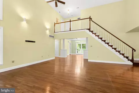 Living - 5602 Patterson Rd, Baldwin, MD 21013 photo 9 of 11