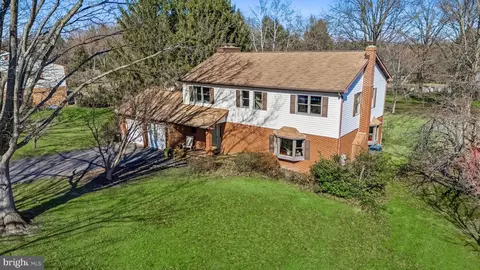 Exterior - 14017 Manor Rd, Baldwin, MD 21013 photo 4 of 10