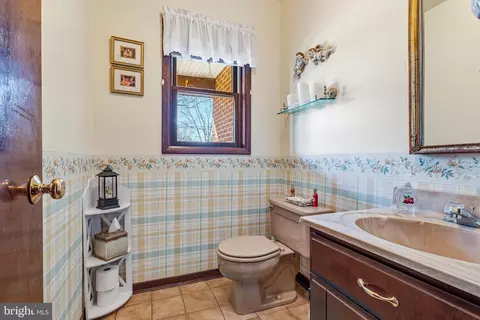 Bath - 14017 Manor Rd, Baldwin, MD 21013 photo 1 of 5