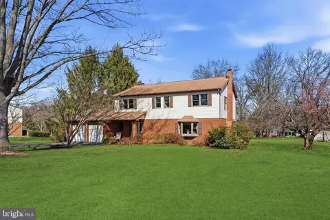 Exterior - 14017 Manor Rd, Baldwin, MD 21013 photo 5 of 10