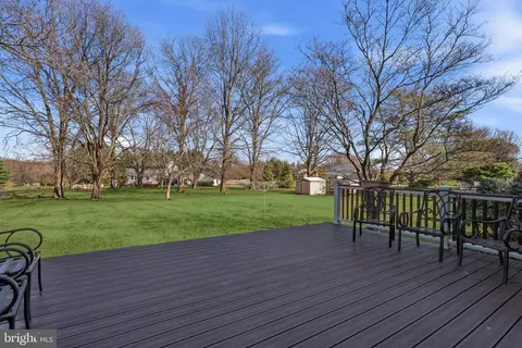 Exterior - 14017 Manor Rd, Baldwin, MD 21013 photo 8 of 10
